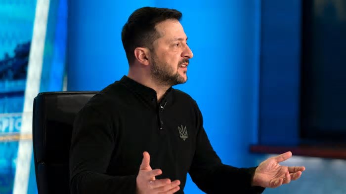 Zelenskyy diz que Ucrânia está pronta para assinar acordo sobre minerais