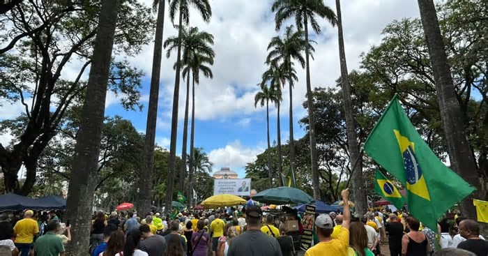 Ato em BH pede anistia para presos do 8 de janeiro e reforça apoio a Bolsonaro
