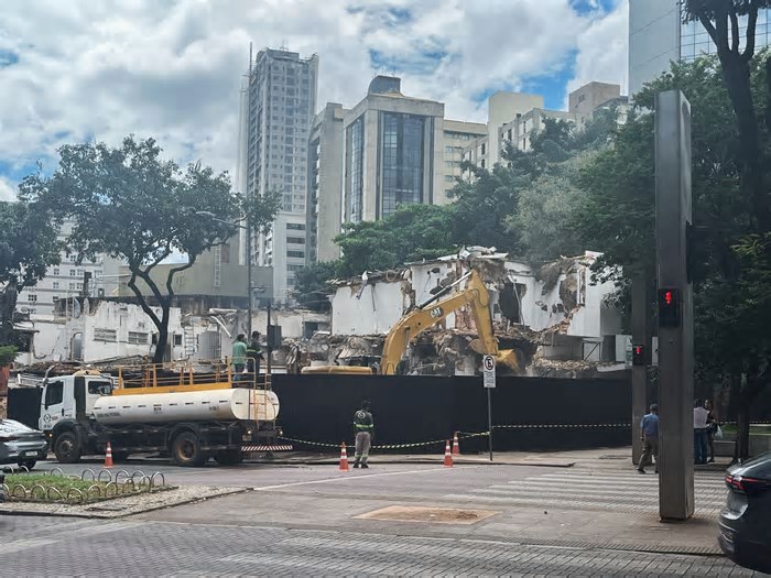Imóvel da Padaria Savassi é demolido em Belo Horizonte; saiba o que será construído no local