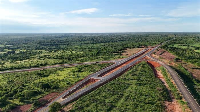 Finalizada as obras de implantação de 24 quilômetros da BR-135/BA