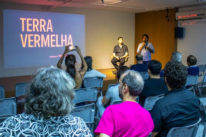 CAPTEI: Assunto do Momento - Exposição “Terra Vermelha” Reinterpreta a Amazônia através das Lentes de Tommaso Protti