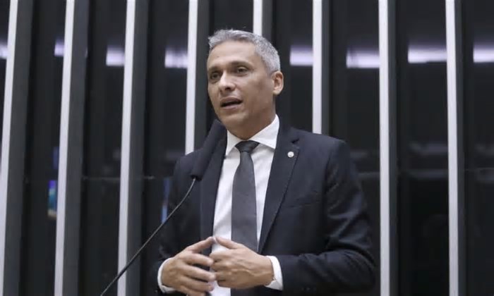 Quem é Gustavo Gayer, que falou de 'trisal' entre Gleisi, Lindbergh e Alcolumbre