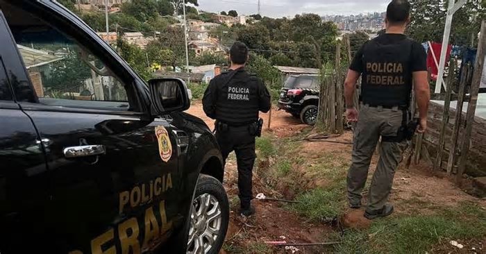 PF faz ação contra comércio ilegal em estações da Trensurb