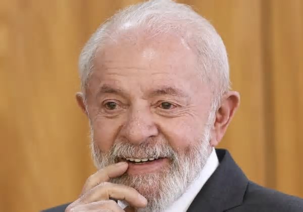 Lula diz que ovo está caro porque tem ‘algum ladrão passando a mão’
