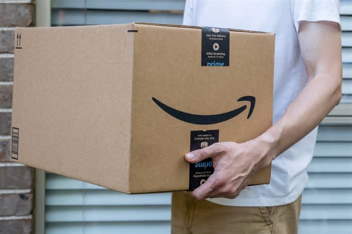 Amazon e Latam Cargo fecham acordo para acelerar entregas em 11 Estados do Brasil