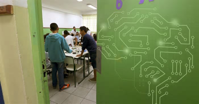 Inteligência artificial: riscos e benefícios em salas de aula