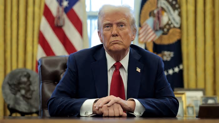 Trump assina decreto que torna inglês idioma oficial dos EUA