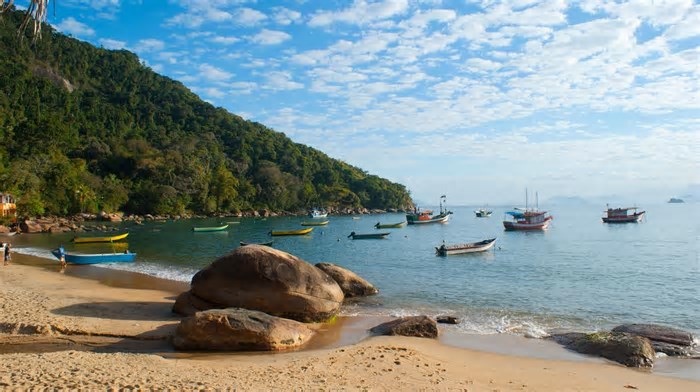 Baixa temporada no Litoral Norte de SP oferece experiências únicas e vantagens para turistas