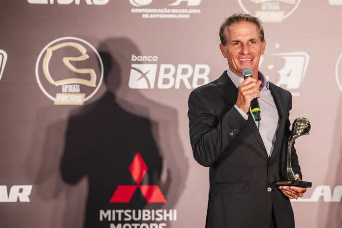 Tricampeão da Copa Truck, Felipe Giaffone conquista Capacete de Ouro