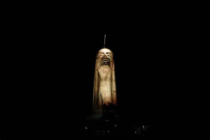 Novo sistema de iluminação transforma monumento em palco para campanhas de conscientização ao longo do ano