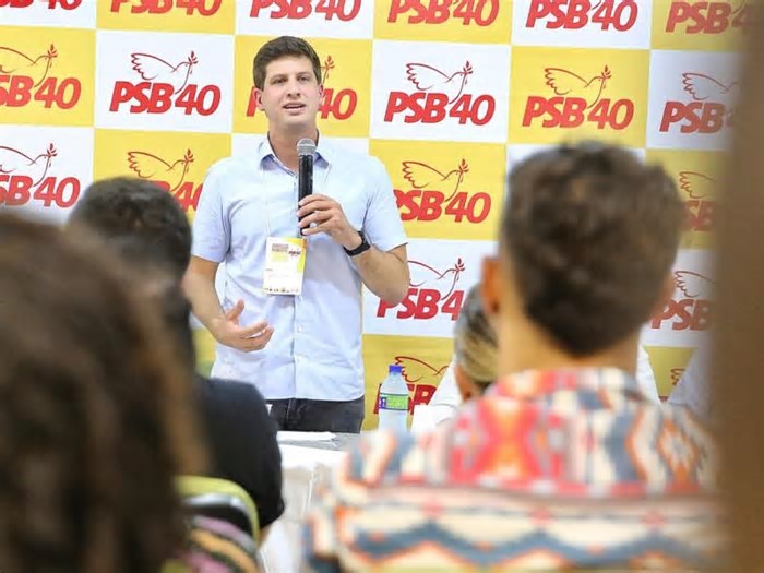 Os congressos municipais do PSB em Pernambuco juntam a fome com a vontade de comer