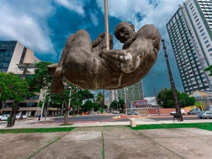 Circuito por pontos históricos da Ditadura Militar no Recife relembra memória das vítimas