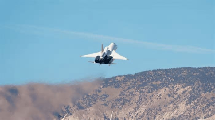 NASA captura momento exato em que jato quebra a barreira do som