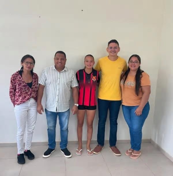 Jovem atleta de Barão de Grajaú recebe apoio da Secretaria da Juventude para teste no Fluminense