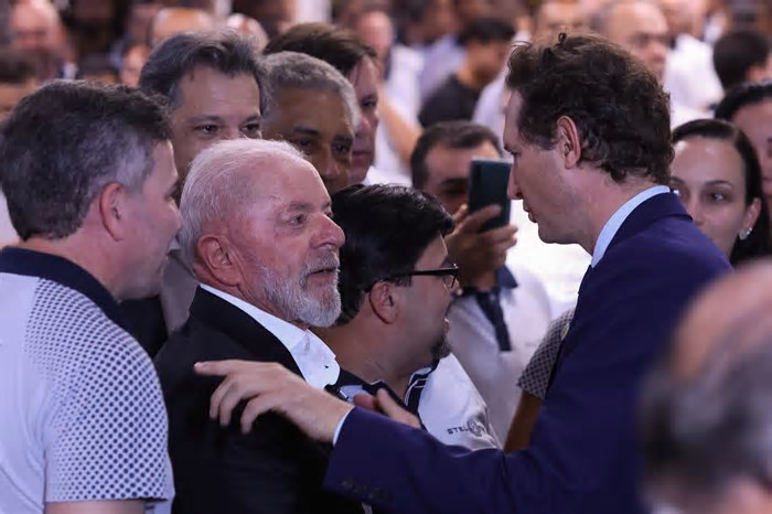 Stellantis anuncia contratação de 1.500 trabalhadores e amplia investimentos no Brasil
