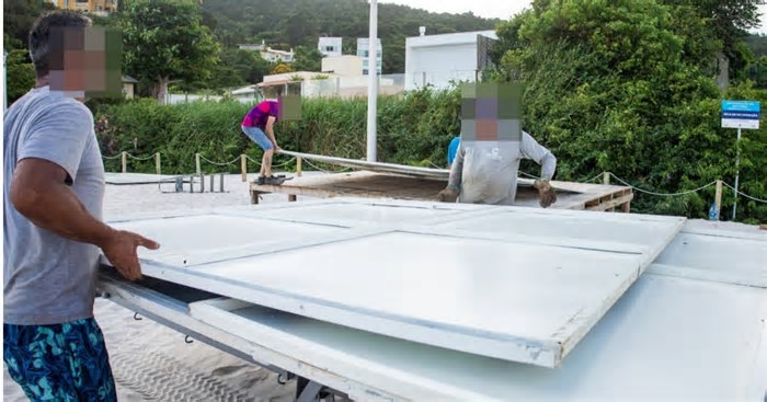 Saiba quais praias de Florianópolis tiveram quiosques removidos por inadimplência