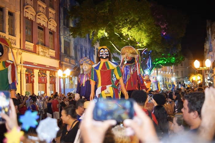 Carnaval deve movimentar mais de 400 R$ milhões em Olinda e R$ 2,7 bilhões no Recife