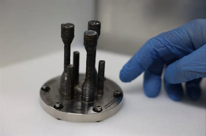Primeira peça metálica impressa em 3D no espaço chega à Terra