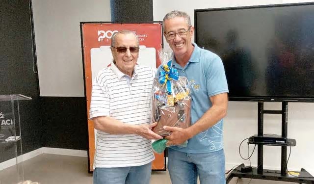 Jair Soares analisa desafios políticos e econômicos na ACI