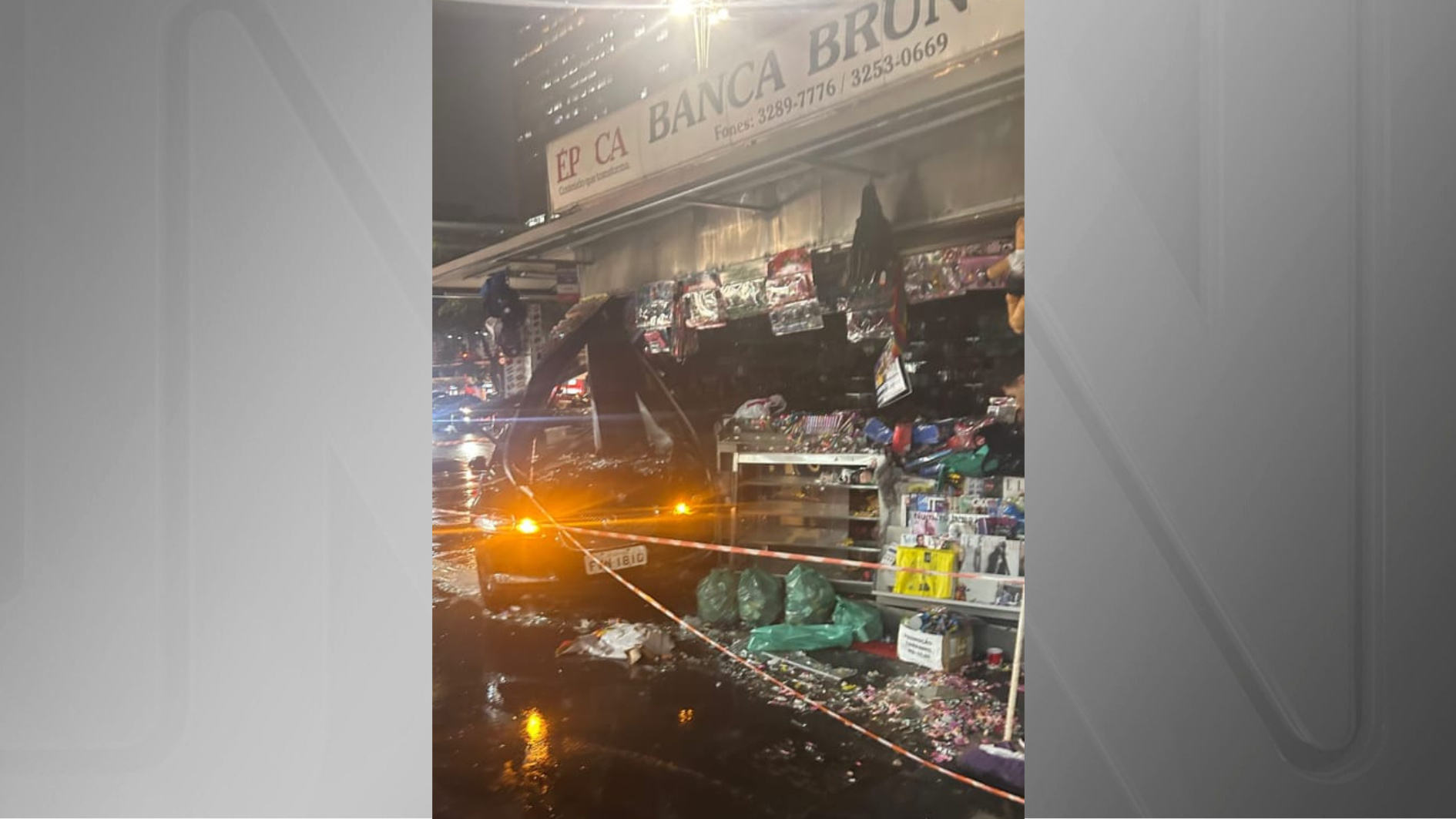 Temporal em SP: Jaguar desgovernado detona banca de jornal na Avenida Paulista