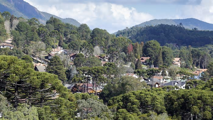 Destinos na Serra da Mantiqueira para escapar do calor e relaxar em meio à natureza