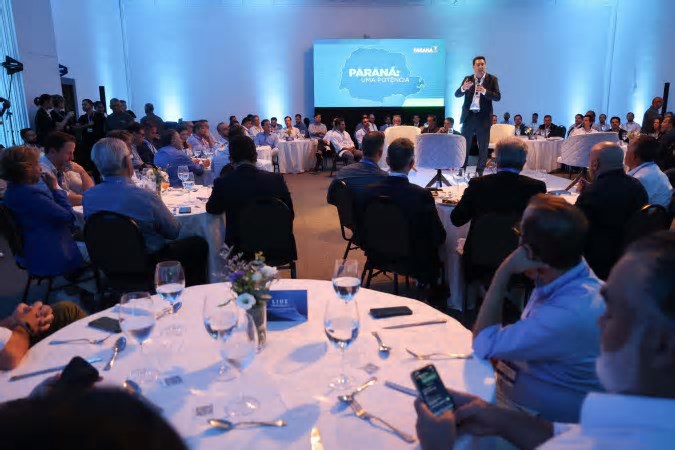 Ratinho Junior apresenta a empresários pernambucanos os avanços econômicos do Paraná