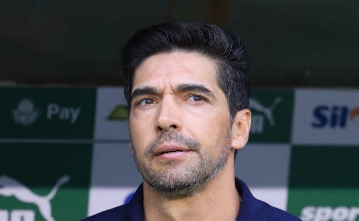 Saída de Abel Ferreira vira ‘coro’ na torcida: “Saia do Palmeiras”