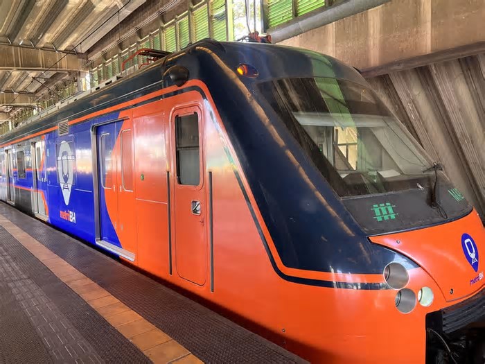 Tempo entre viagens do metrô de BH será maior neste sábado; entenda