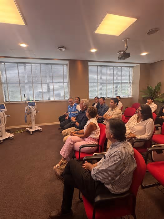 Padilha visita fábrica de ventiladores pulmonares e projeto de hemodiálise 100% nacional em BH