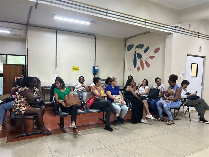 Ministro da Saúde visita Hospital das Clínicas da UFMG durante mutirão voltado à saúde da mulher