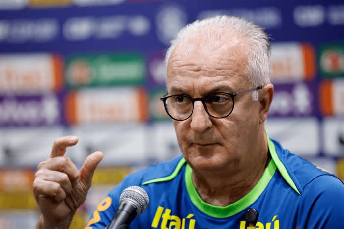 Dorival Júnior é demitido do comando da Seleção Brasileira
