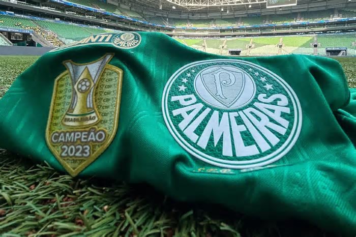 Martinelli fala sobre a parte física e as trocas de treinador no Fluminense