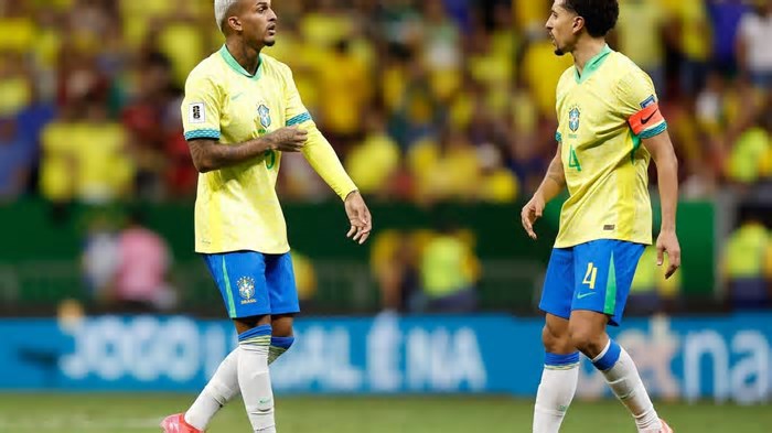 TV argentina flagra membro da Seleção Brasileira fazendo ‘catimba’