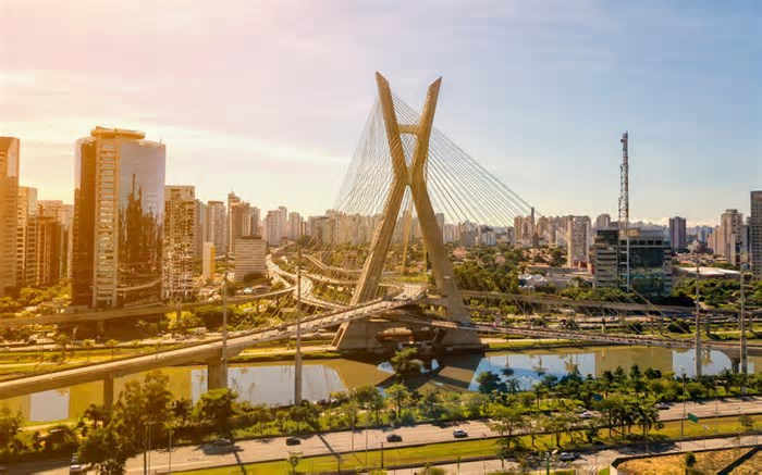 Turismo em SP deve movimentar R$ 340 bilhões e gerar 33 mil empregos em 2025