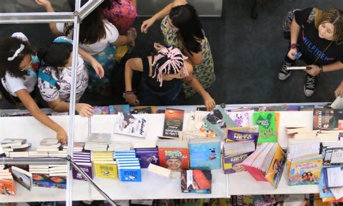 Vender, comprar e ler: o cenário das feiras de livro