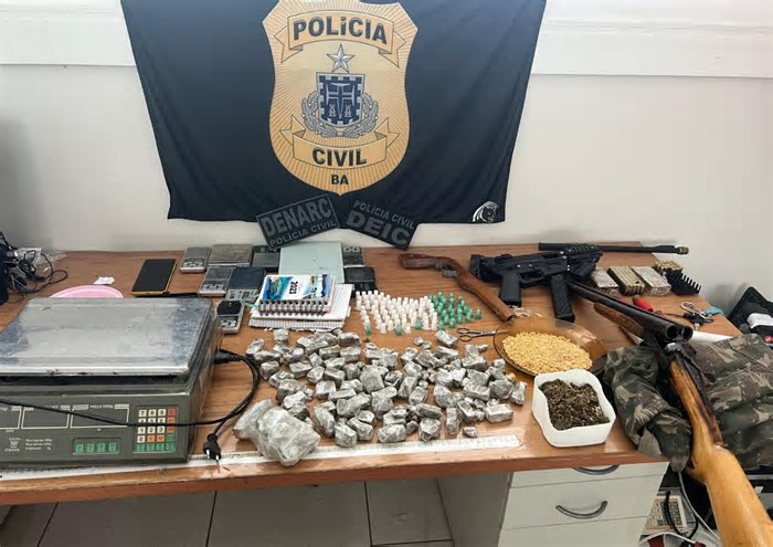 Homem é preso suspeito de ser responsável por imóvel usado como laboratório de drogas em destino turístico da Bahia