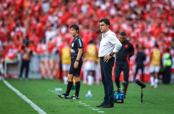 Presidente do Grêmio enaltece confiança em Quinteros após vice estadual