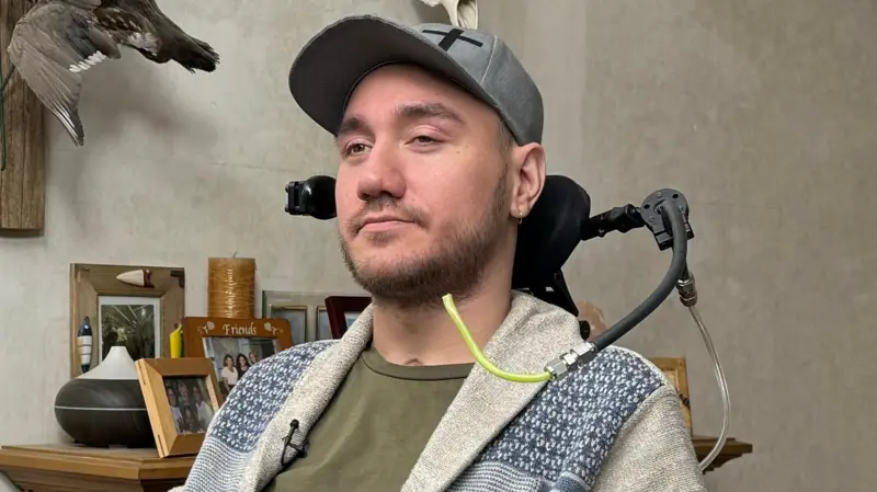 O homem que serve de 'cobaia' para chip de Elon Musk no cérebro para controlar computador com pensamento