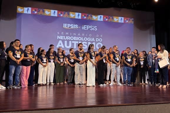 Servidores do Teamarr participam de seminário sobre neurobiologia do autismo em Manaus