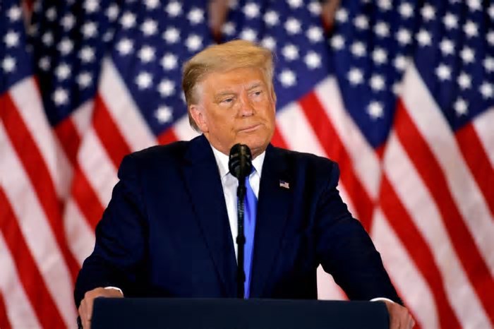 Trump reúne com líderes no setor de criptomoedas para discutir reserva