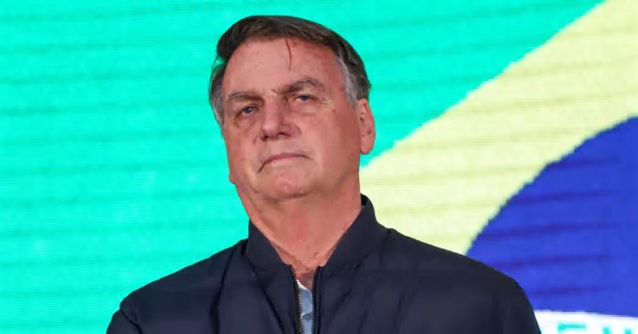 Bolsonaro chega ao RJ para o protesto de domingo (16)