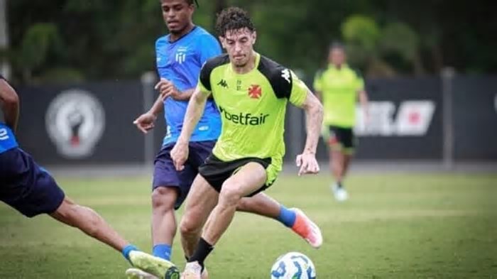 Vasco vence jogo-treino com o Maricá em partida de seis gols