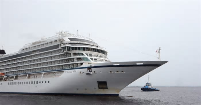 Três navios chegam ao AM para fortalecer o turismo de cruzeiros