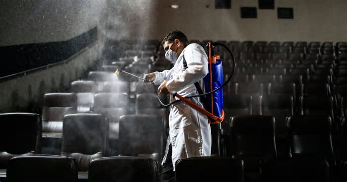 Lives, protocolos para o público e queda na renda: como a pandemia impactou o setor cultural