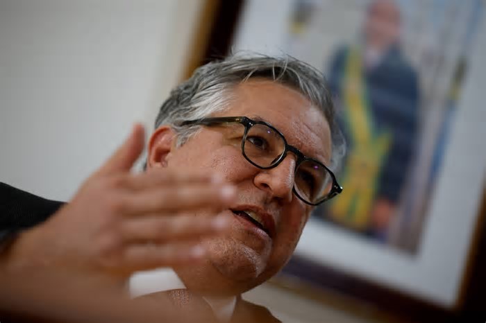 Padilha toma posse na Saúde e cita 'obsessão' para reduzir espera para atendimento no SUS