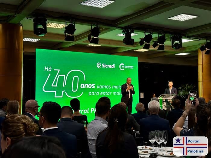 Central Sicredi PR/SP/RJ celebra mais de 40 anos de conquistas