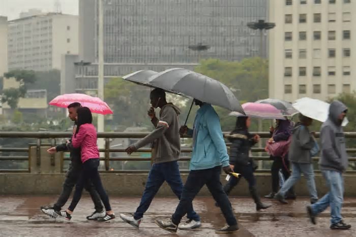 Semana de chuva com alertas para SP, RJ, MG e ES: veja a previsão do tempo