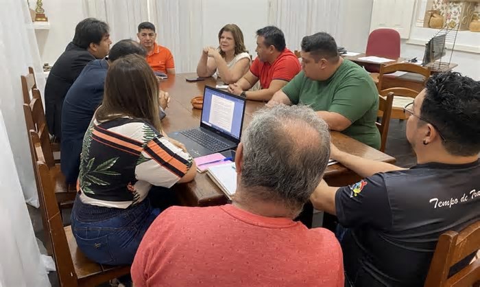 Assessora do Ministério do Turismo conhece riquezas culturais de Oriximiná em visita técnica
