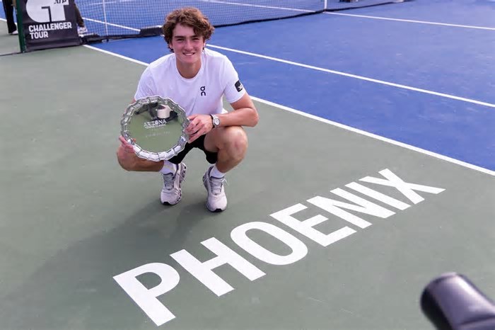 João Fonseca vence Alexander Bublik e conquista o Challenger de Phoenix