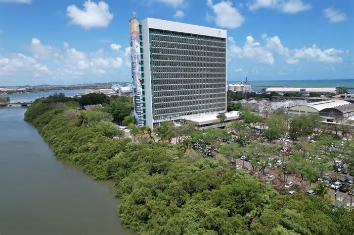 Recife anuncia troca na Secretaria de Educação a partir de abril